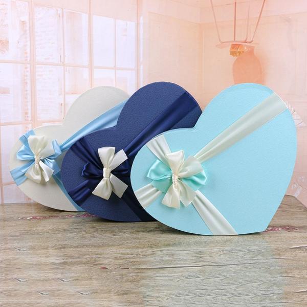 Red Customized Gift Box Heart Shaped Paper Chocolate Packaging Box With Logo Printing