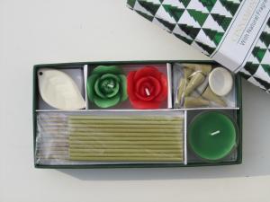 China Red & Green  Cinnamon chai  fragrance scented rose candle & leaf holder   packed into gift box on sale
