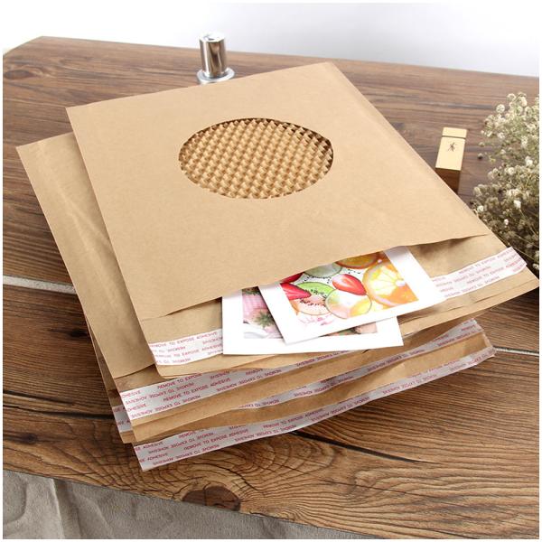 Versatile Kraft Honeycomb Mailer Pouch Ideal for Multi-Industry Packaging Needs