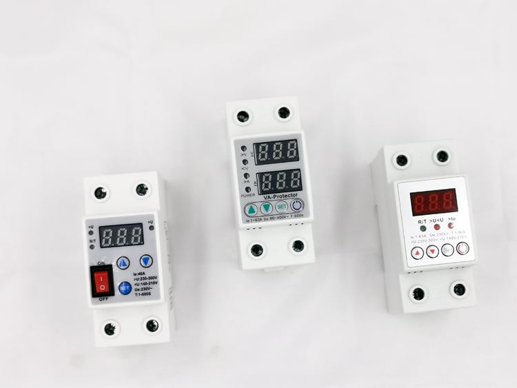 Adjustable 220V AC Single Phase 63A Voltage Protector LED Display Copper PC Material Din Rail Type 1s-90s Time Delay Recovery
