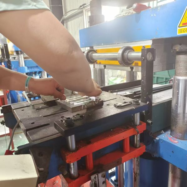 Silicone Sustainable Flexible Mold Featuring 10 Cavities in Strawberry Shape for Cookies Candies Soap Cakes Ice Cubes