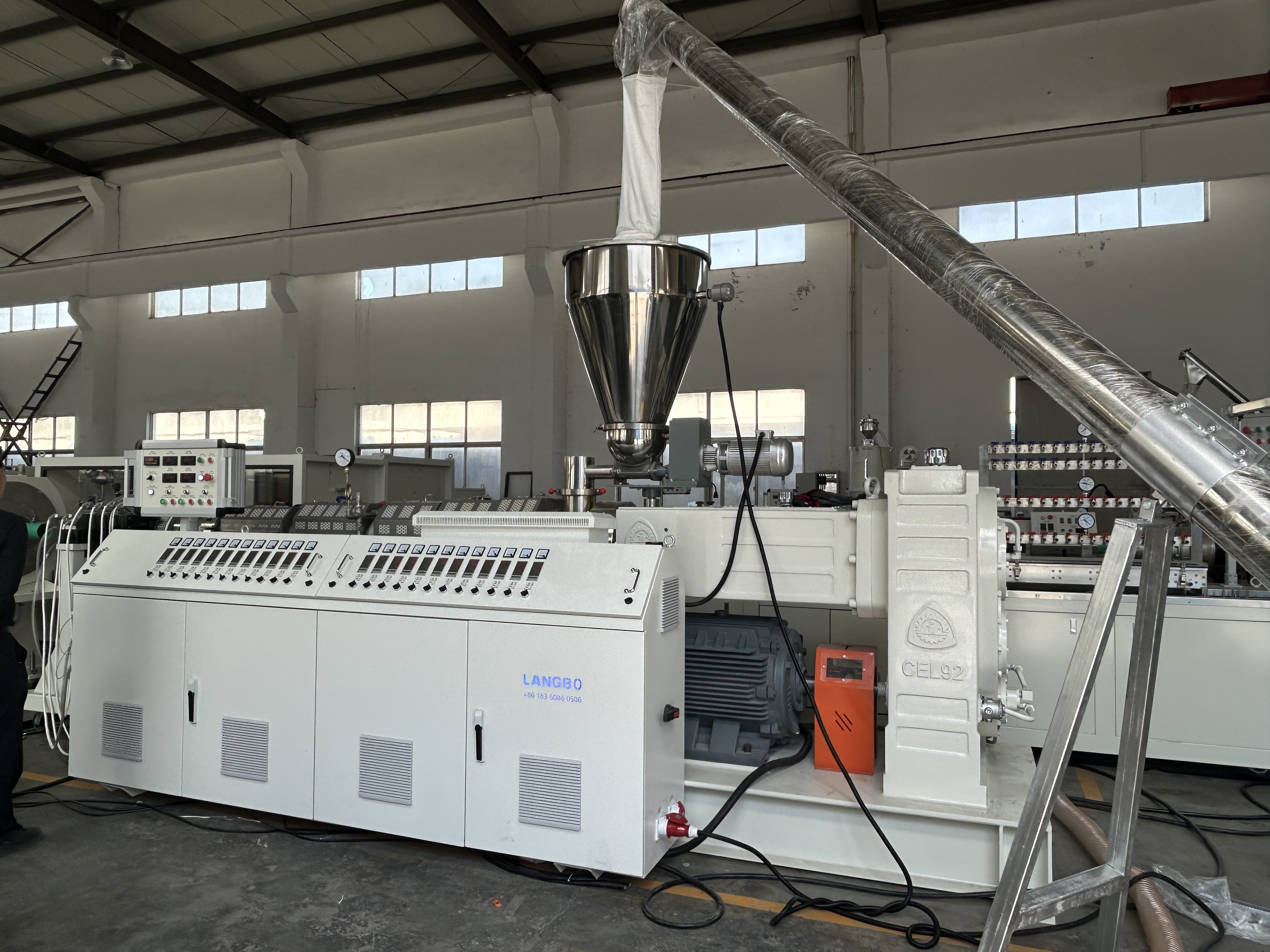 Pipe cutting mechanism and automated control system