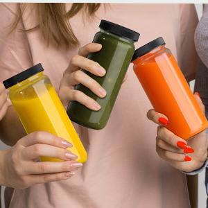 Glass Juicing Bottles with 2 Straws & 2 Lids w Hole- 16 OZ Travel Drinking Jars, Water Cups with Black Airtight Lids
