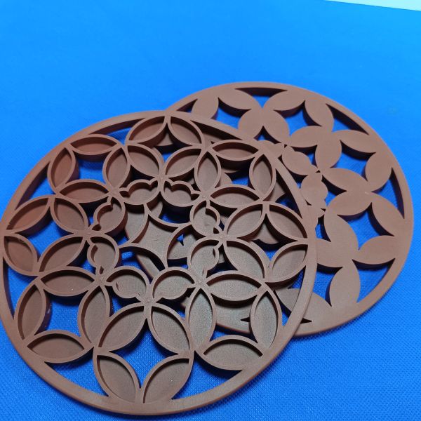 Silicone Mat for Pressure-resistant Safe and Eco-friendly Anti-scald Protection on Desktop in Home Applications