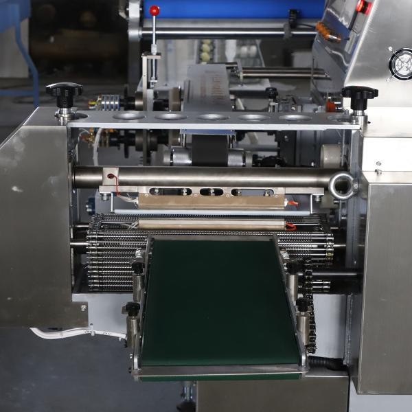 CE Instant Noodle Packing Machine SWC 590 Wrapping Packaging Machine