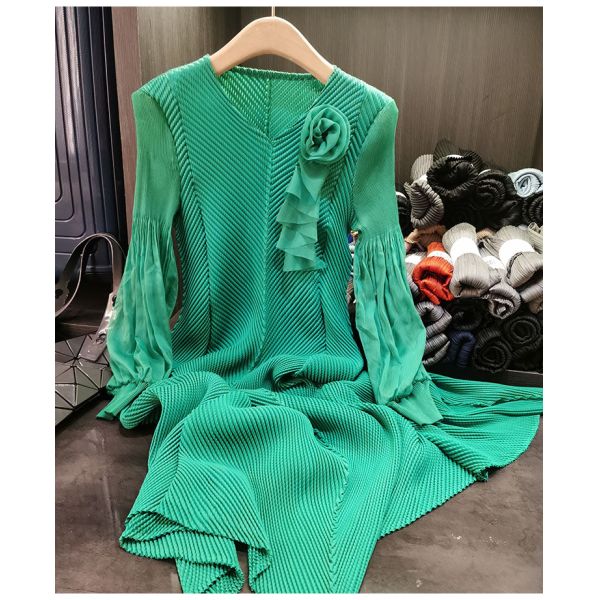 Versatile Design Solid Color Long Sleeve Midi Plus Size Fish Scale Pleated Slimming Three-Dimensional Front Button New Stylish