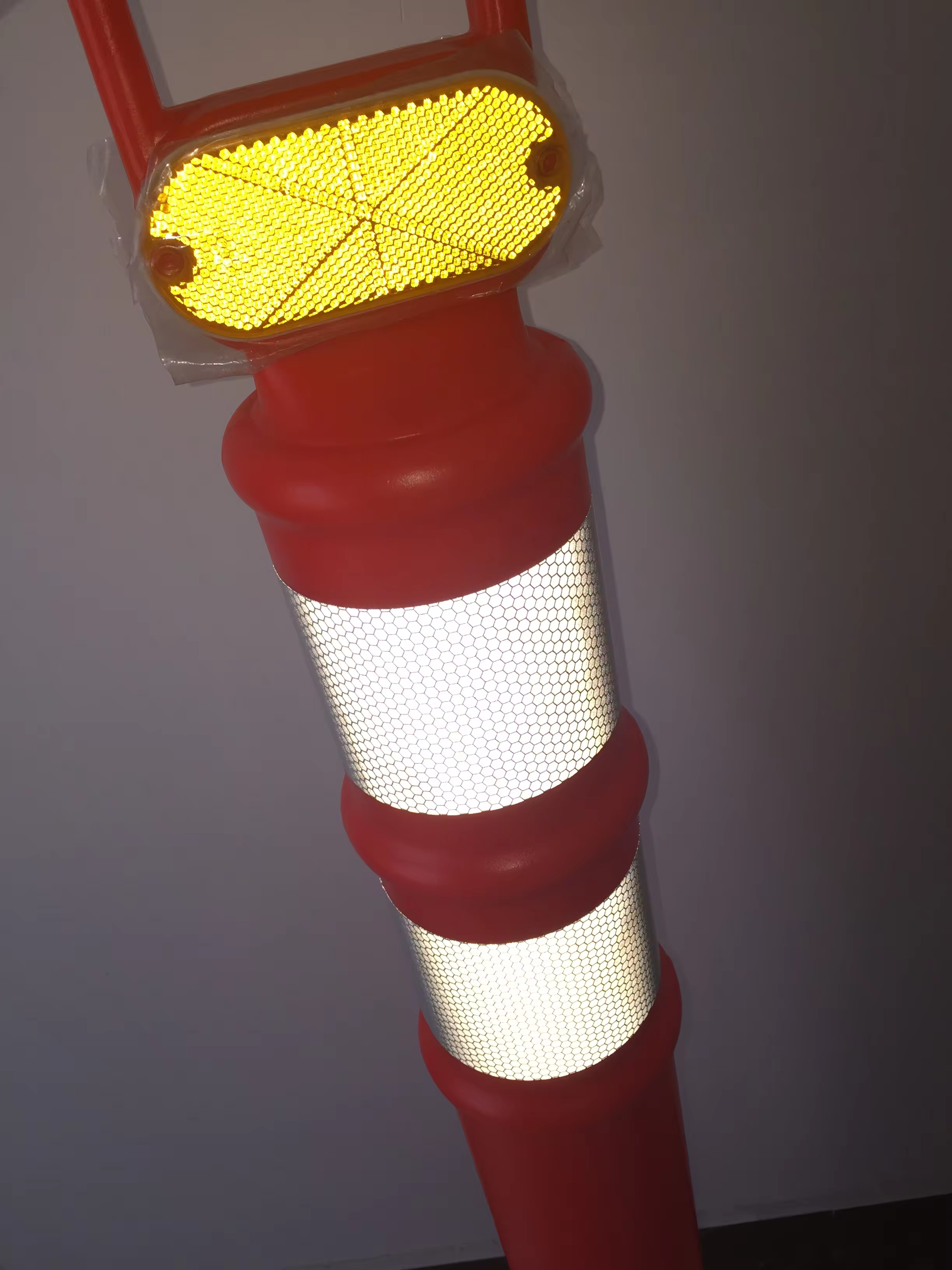 125cm Height Spring Post with Weather-resistant and Durable Material for Road Safety