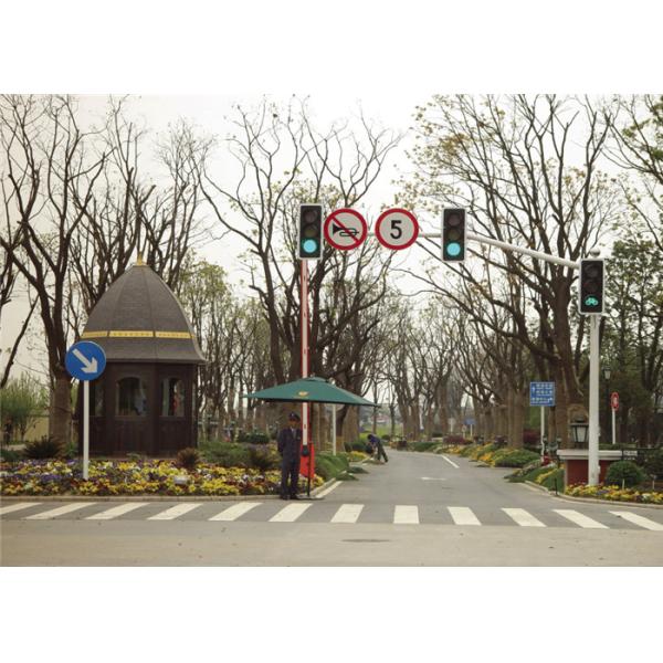 Hot Dip Galvanization Material Q345 Traffic Light Pole 6M Height Traffic Light Lamp