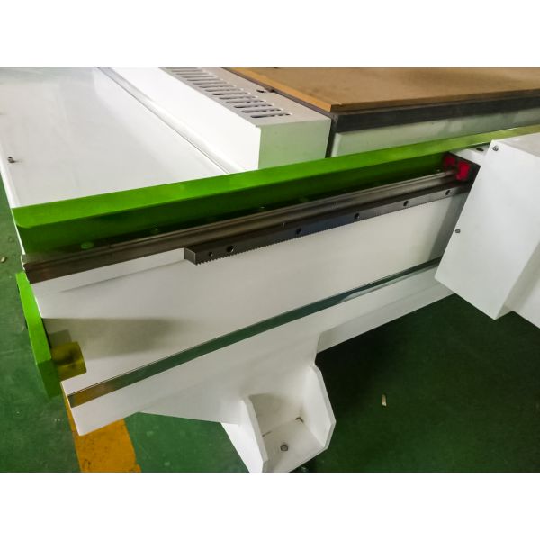 3 Axis CNC Machining Center With Carousel / Disk ATC System For Woodworking 1325