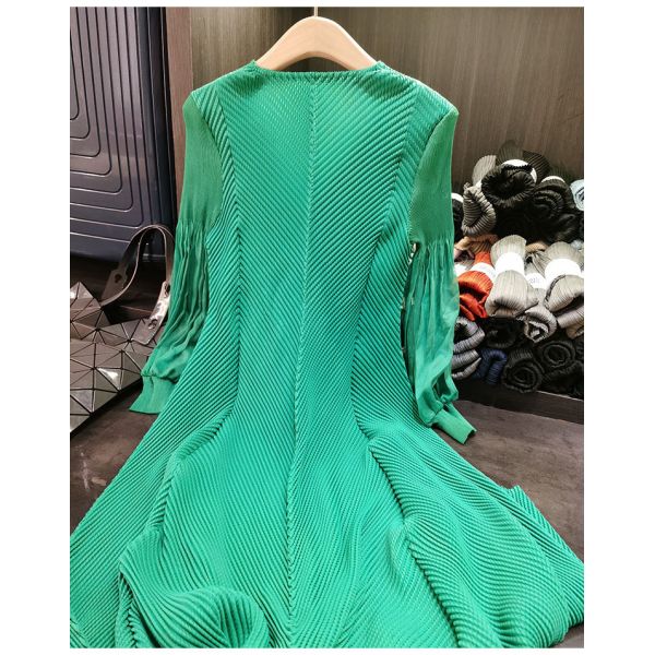 Versatile Design Solid Color Long Sleeve Midi Plus Size Fish Scale Pleated Slimming Three-Dimensional Front Button New Stylish