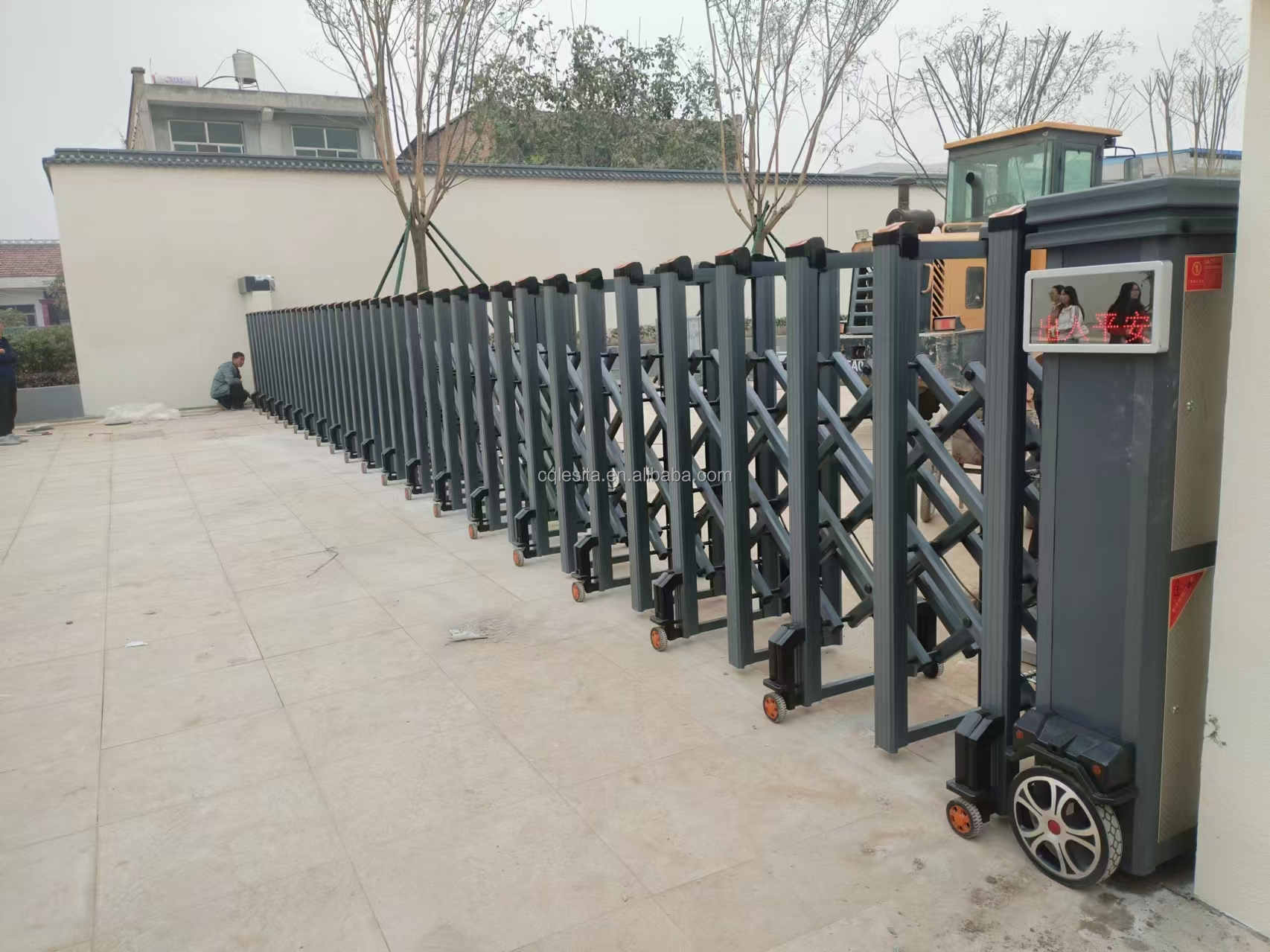 Manufacturer Automatic Retractable Gate Collapsible Gate with Safety Sensor for School Factory Use Aluminum Alloy