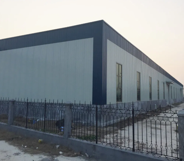 Customizable Size Lightweight Sliding Door and Corrosion Resistant Roller Shutter Steel Structure