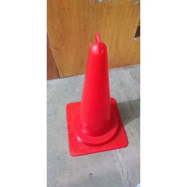 Reflective Traffic Cone Orange Color 75cm Designed For Effective Traffic Control And Safety
