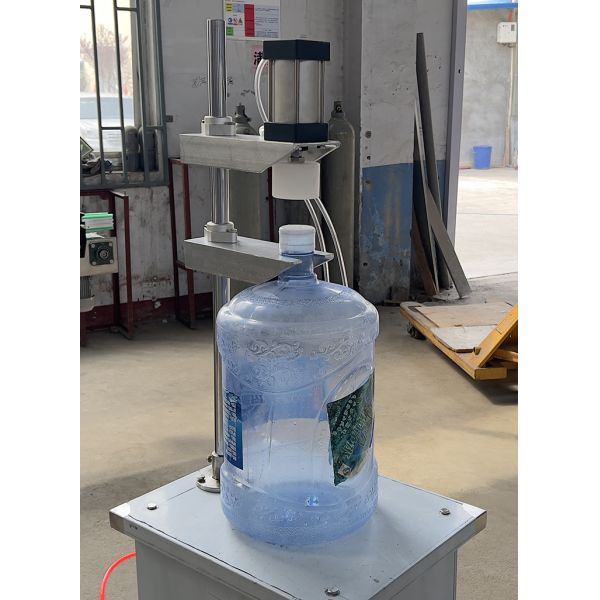 Automatic Plastic Bottle 3 Gallon 5 Gallon 20 Liter Bottled Water Capping Machine equipment For Gallon Filling Machine