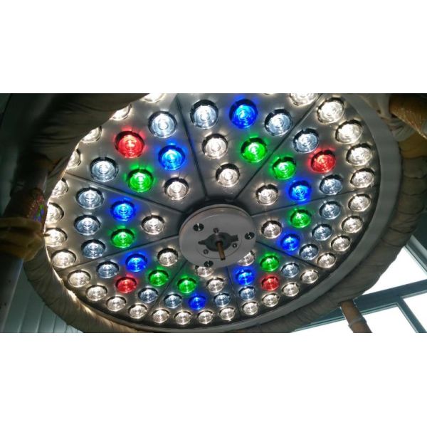 300mm LED Operating Light 4 Wheels Portable Operating Room Light