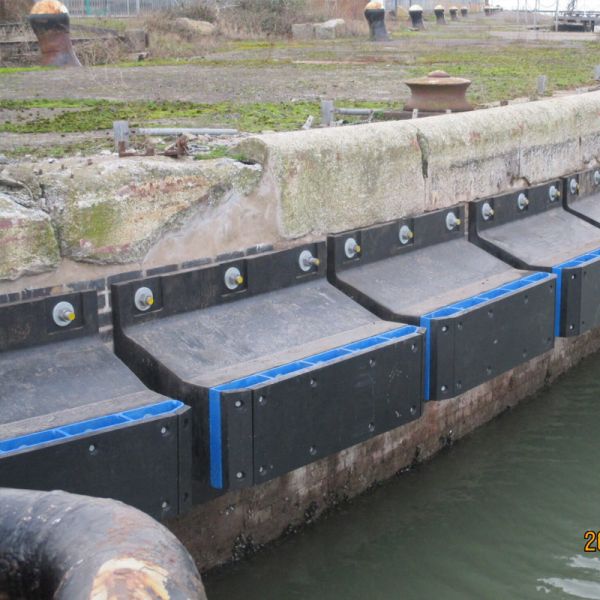Arch Rubber Fender Uniform Force Distribution Low Maintenance High Compression Resilience