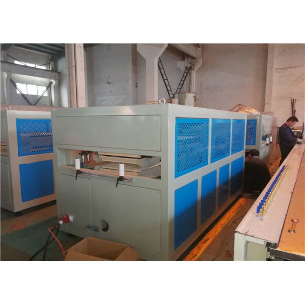 Rain Gutter PVC Sheet Extrusion Machine With Vacuum Calibration Table / Cutter