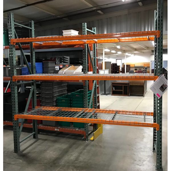 Industry Compatible Teardrop Pallet Rack System With Large Base Plates