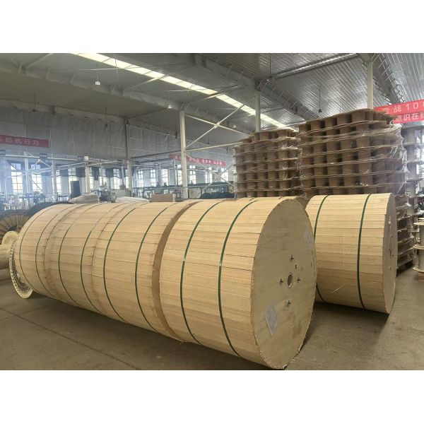 Durable Outdoor Fiber Optic Cable Suitable for Long Distance Telecommunication Networks and Harsh Weather Conditions