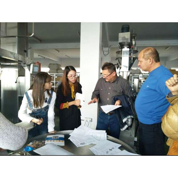 10 Heads Weigher 2.2kW Snack Food Packaging Machine