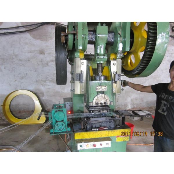 1.1kw Prison Defence 2000mm Razor Barbed Wire Machine