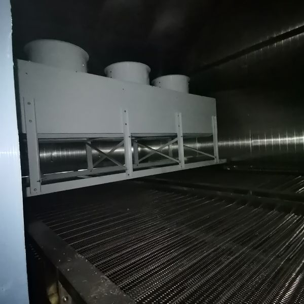 Fast Cooling Quick Tunnel Freezer 380V 50Hz Automatic Defrosting