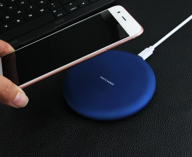 Customized Logo Printing Round Wireless Charger For Mobile Phone With USB HUB Function