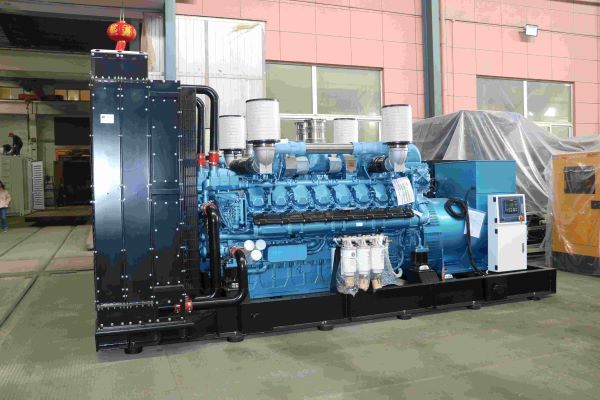 Perkins 1600kW diesel generator set - side view