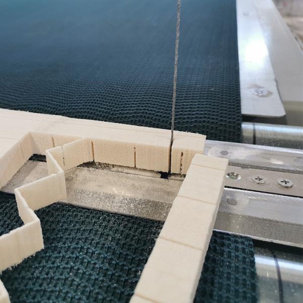 Computerized PU Foam Cutting Machine For High Density Foam Slicing DTC-FL1305