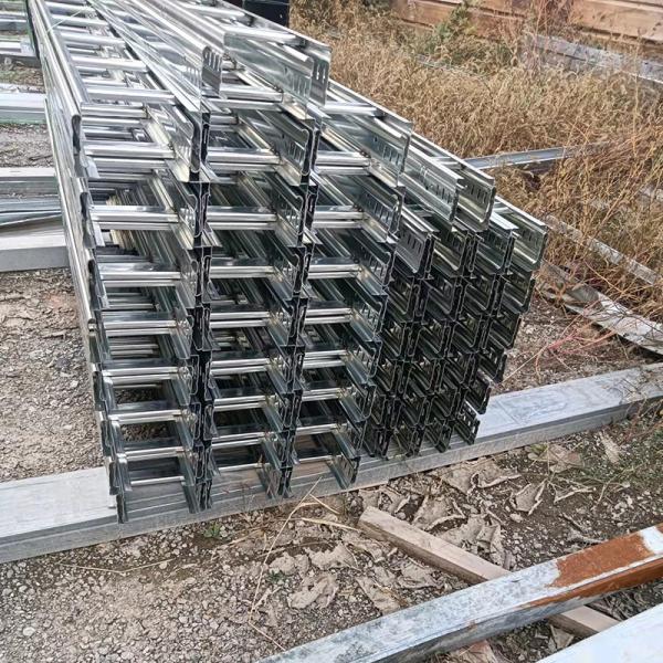 Silver Conduit Ladder Rack Cable Management Customizable And Fire Resistant