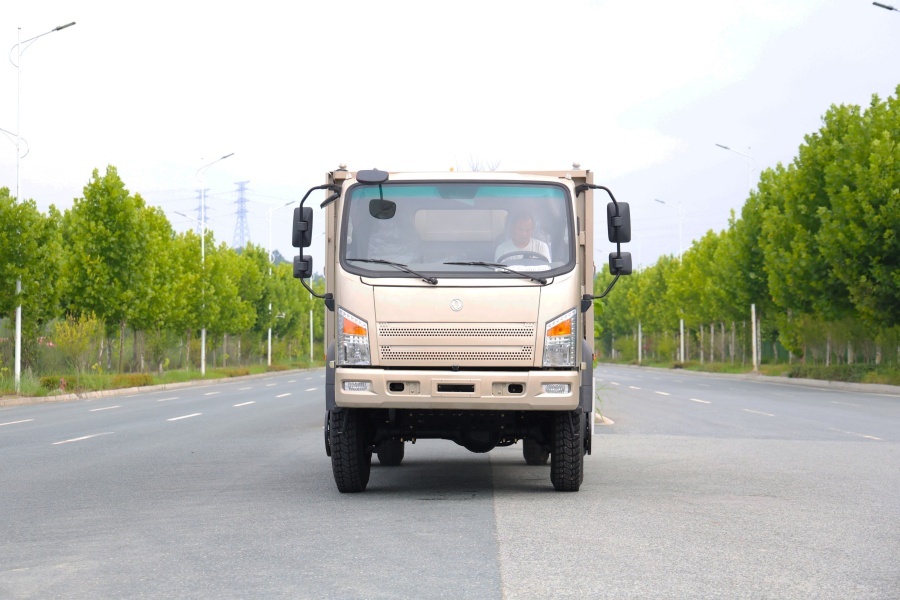 Export Dongfeng four-wheel-drive flathead dump truck