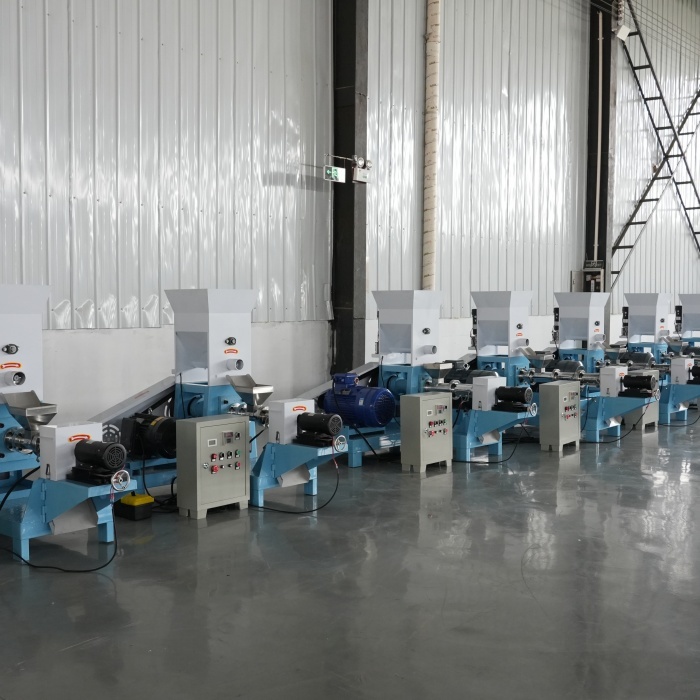 Small Wet Floating Fish Feed Pellet Machine Feed Extruder For Pet Feed