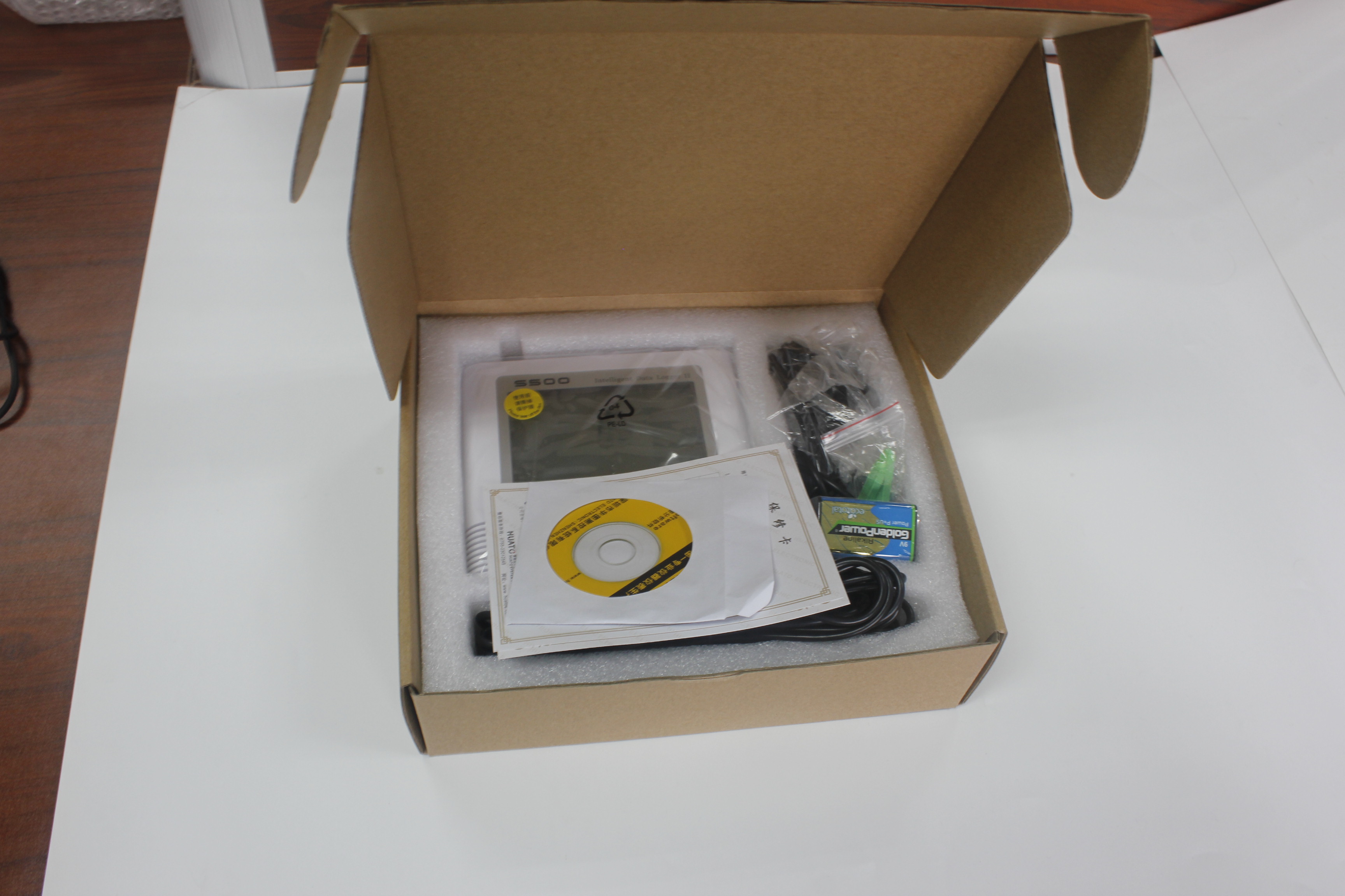 Plastic Material Temperature Humidity Data Logger For Cold Store 0.3 Degree Accuracy