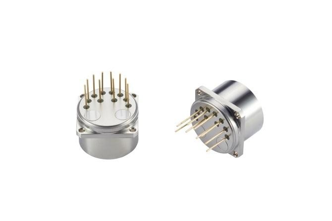 High temperature and vibration resistance quartz flexible acceleration sensor