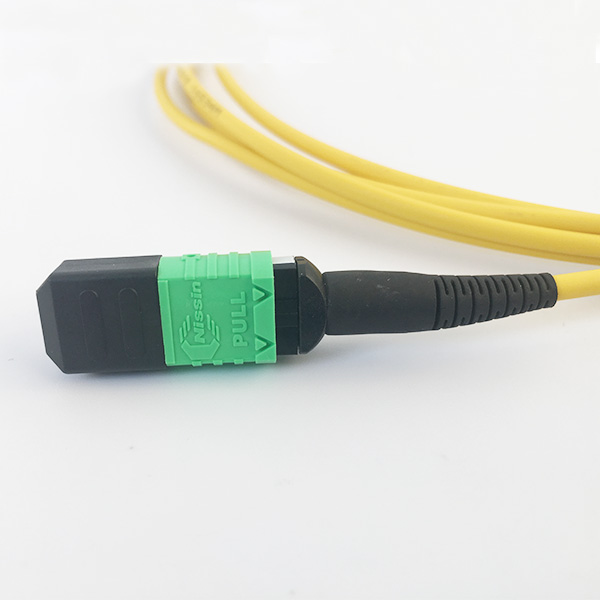Yellow Single Mode Patch Cord , 1.5M Standard Loss Mpo Fiber Optic Patch Cord