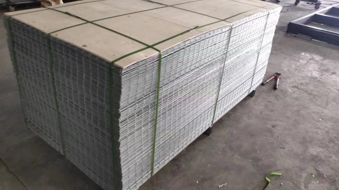 Electro Galvanized Welded Wire Mesh 1.2m Width Roll for Indoor Isolation