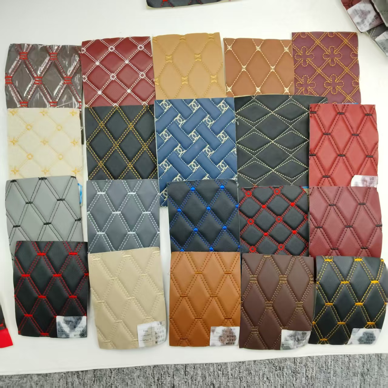 Comfortable Base Embroidery Quilted Quilted Leather