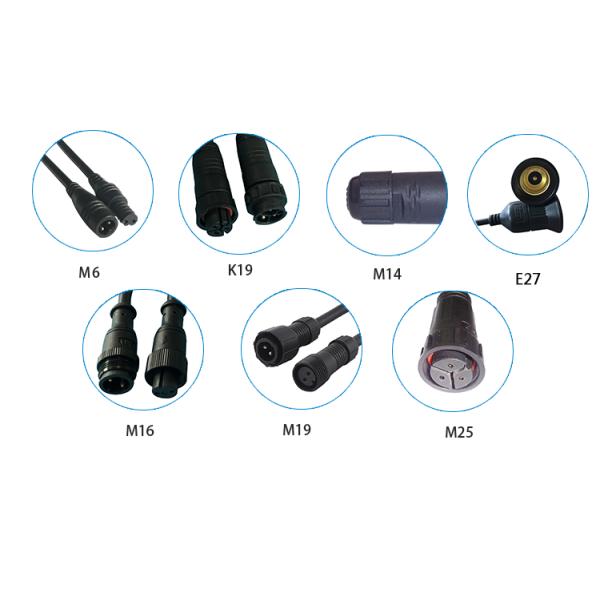 E27 Lamp Holder Connector in packaging
