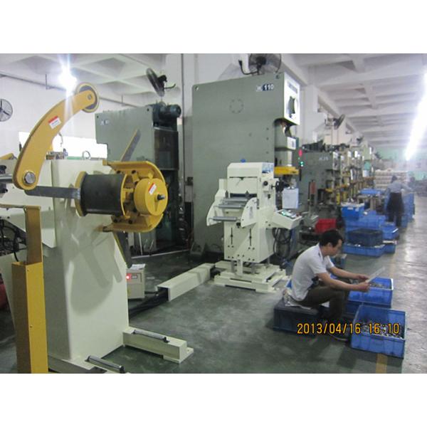 Clip Type Automatic Press Feeding Equipment High Punching Precision Smooth Feeding