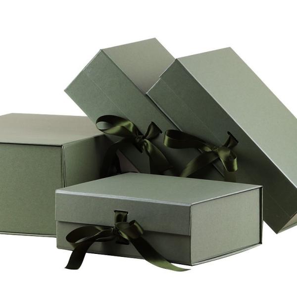 Clothes Folding Gift Box Custom Magnetic Flat Cardboard Boxes With Magnetic Closure