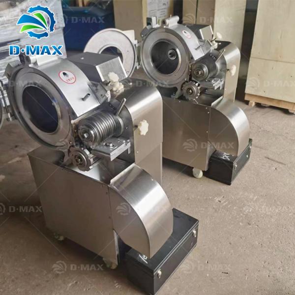 Vegetable Cutting Machine with Single Head Cutter Efficiently Shreds Spinach Leaves