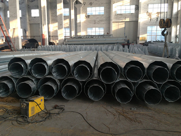 Hot Dip Galvanized Power Transmission Pole 2 Segments Section Slip Joint Connection