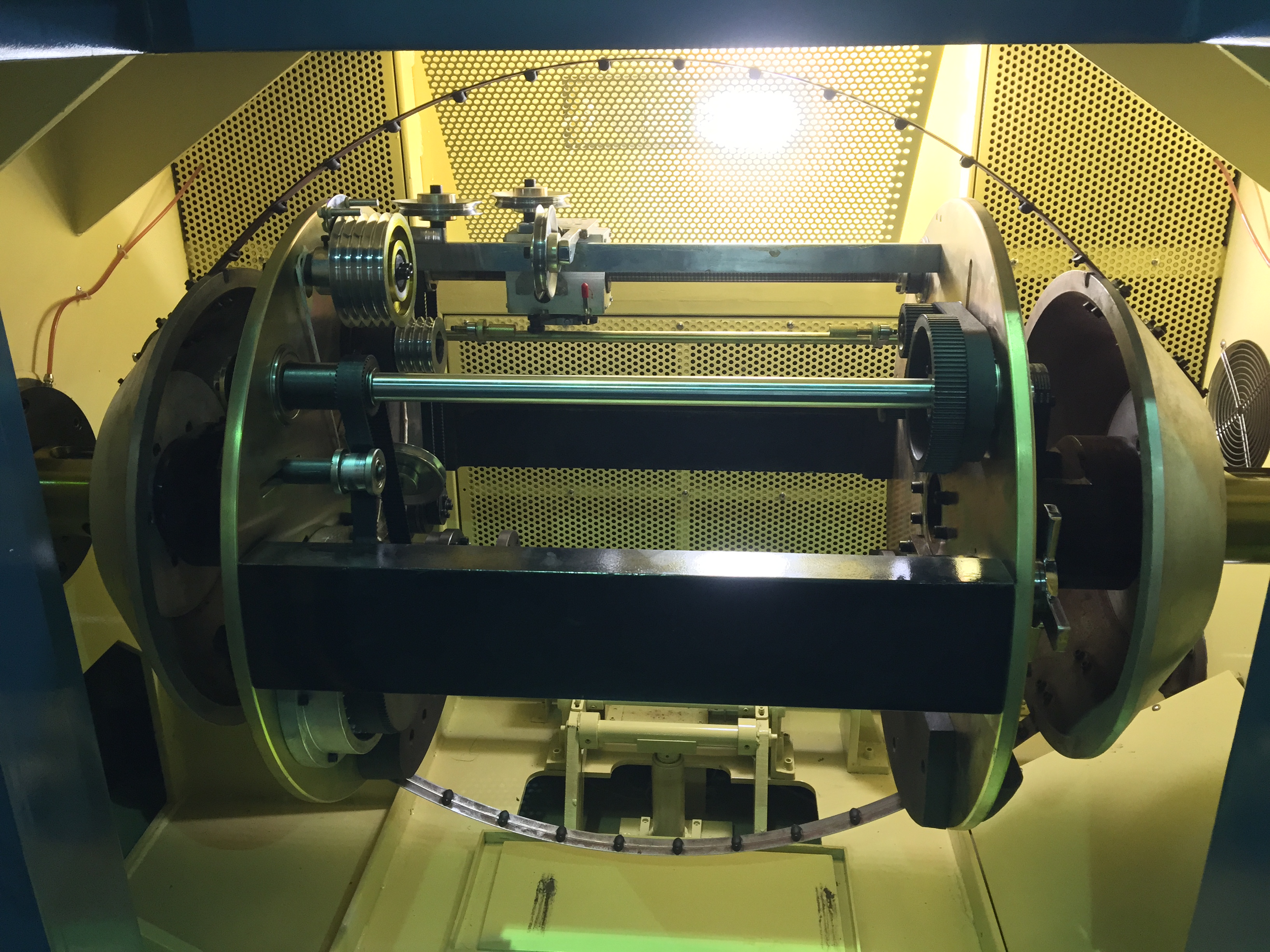FUCHUAN Standard Double Copper Wire Twisting Machine / Bunching machine Diameter 630Mm Touch Screen Operation