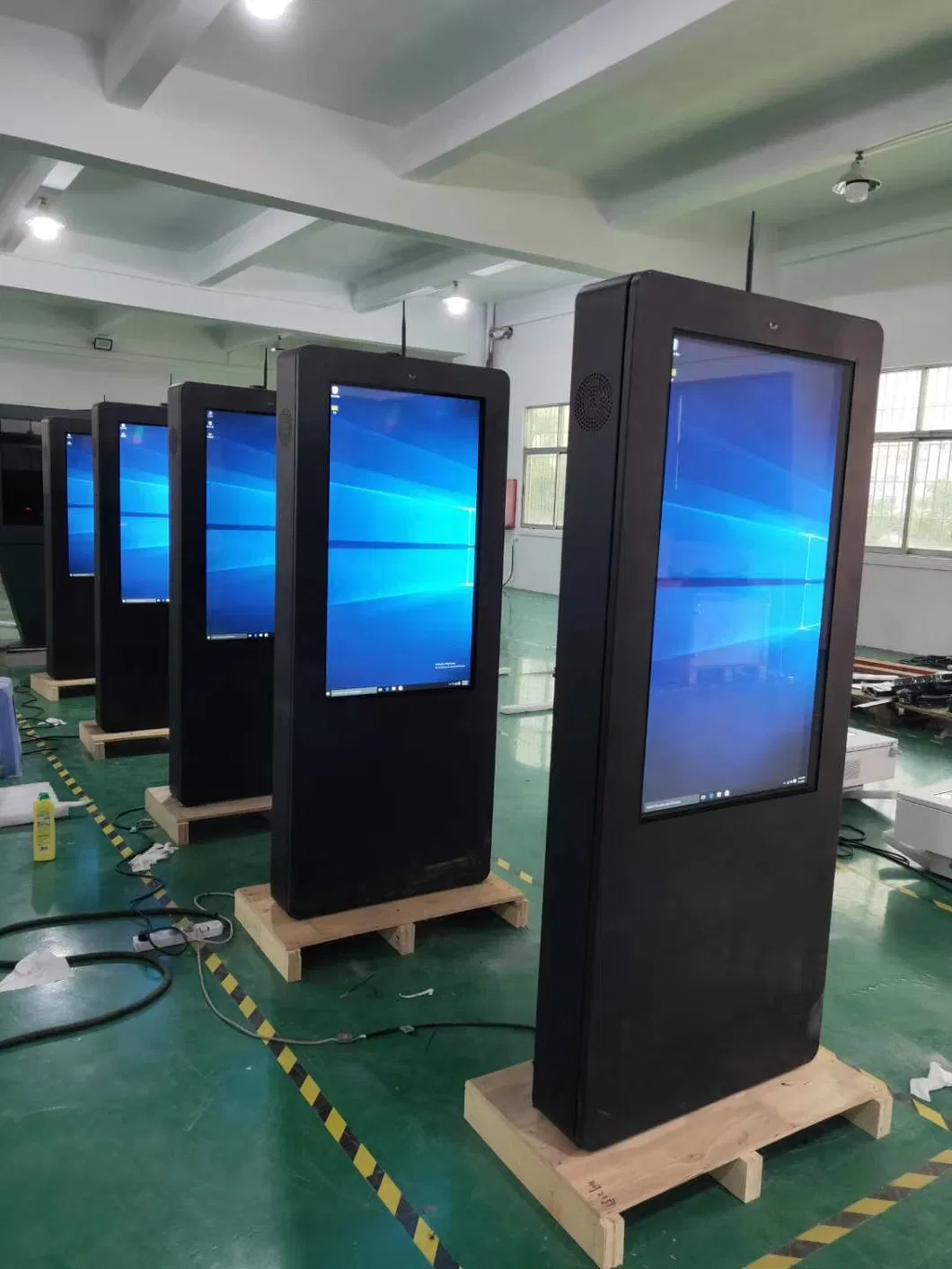 55inch Digital Signage Kiosk with 1920x1080 Resolution Capacitive Touch