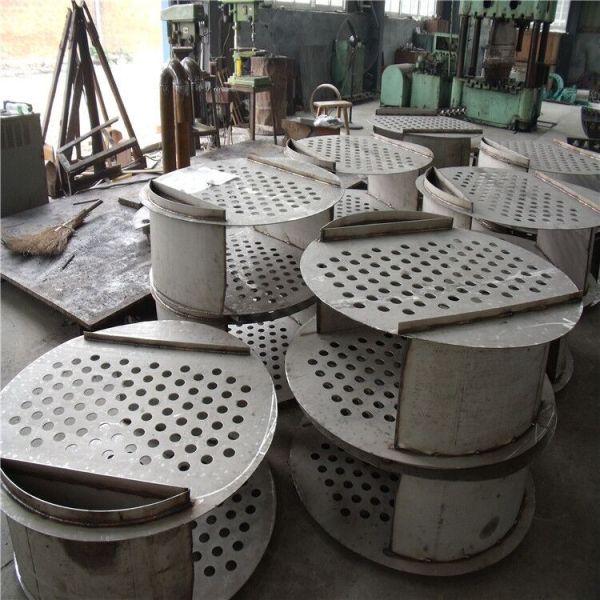 Distillation Towers Titanium Equipment Internal Bubble Cap Plate