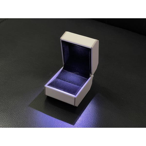 Customized Your Logo-White Pu Leather LED Ring Box
