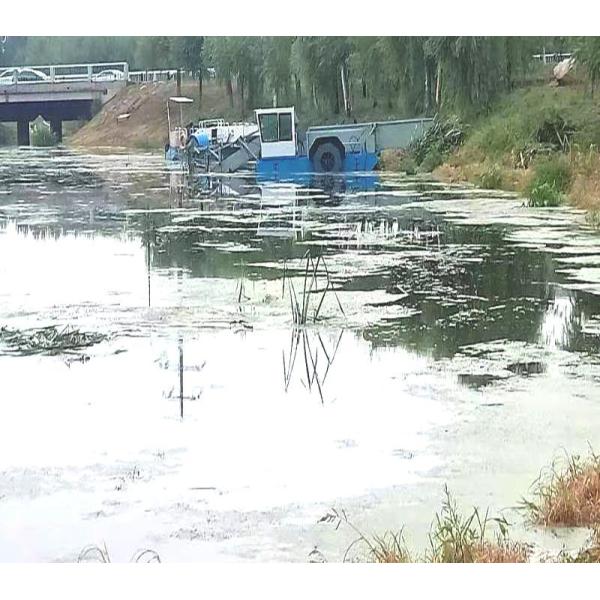 Plastic Waste Harvester Diesel Engine Hydraulic Control River Floating