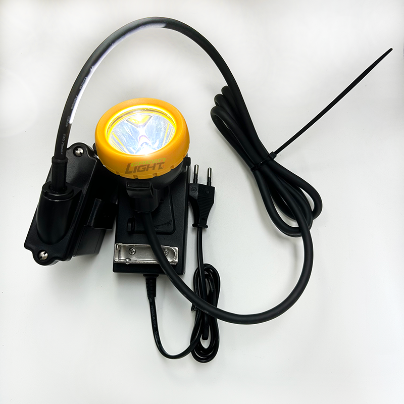 Explosion Proof LED Mining Lamp with Customizable Bezel Ring and Intelligent Charging Protection for Underground Tunnels