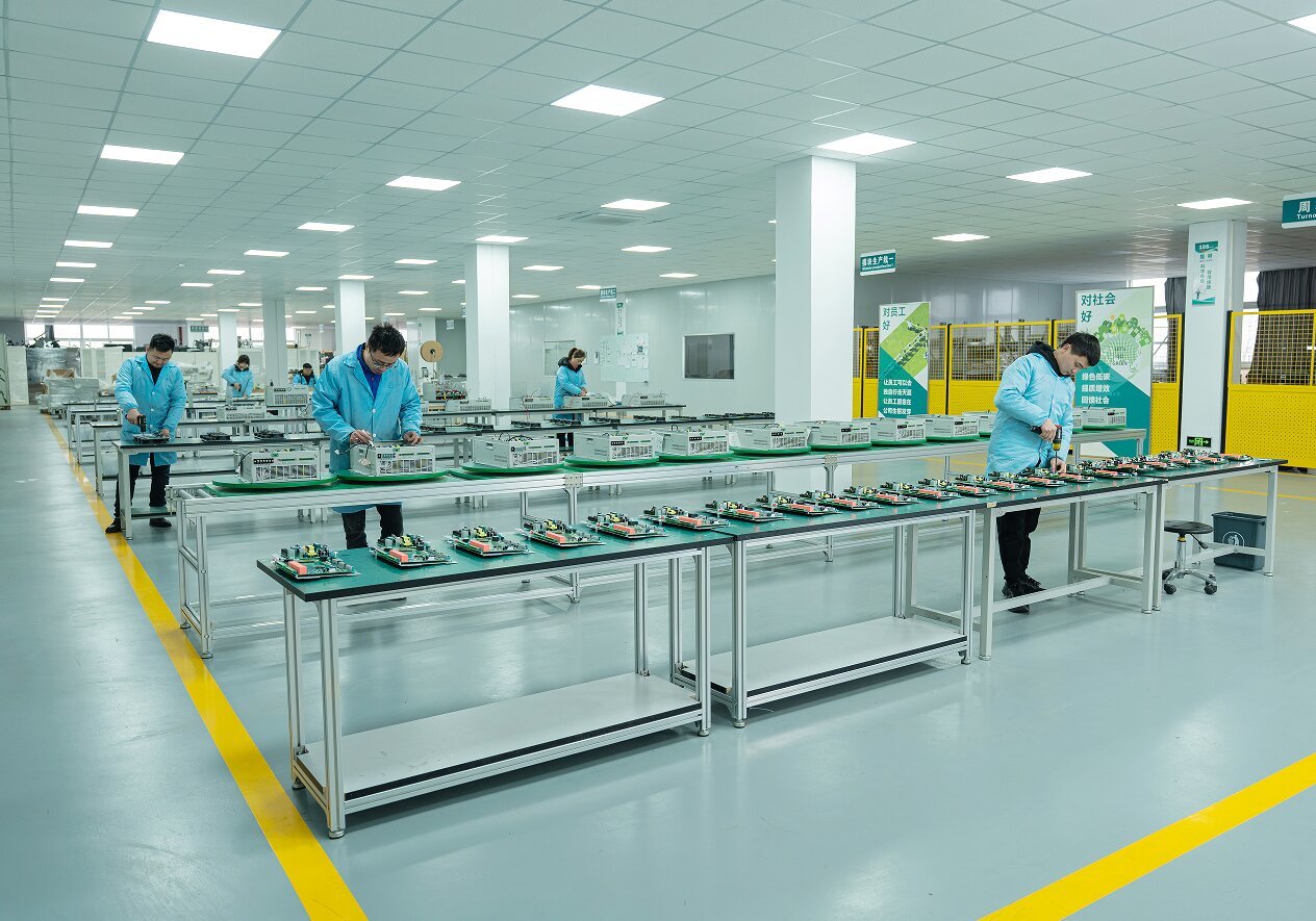 60A 400V Active Harmonic Filter AHF Module Three Phase Four Wire LCD Touch Screen Dynamic Harmonic Compensation