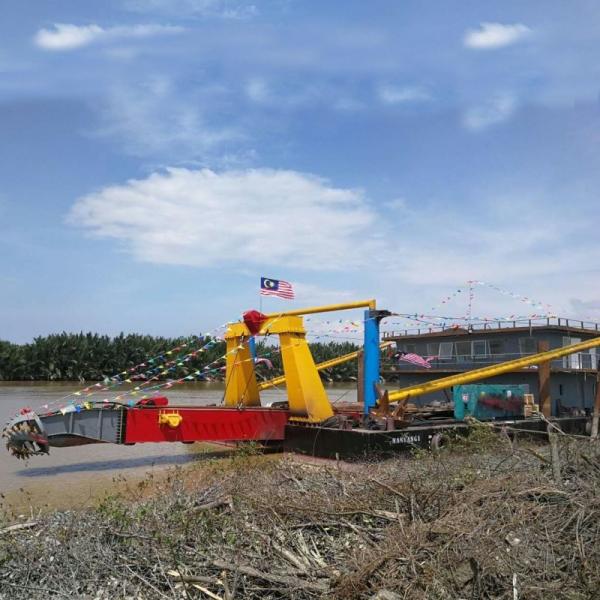 Advanced 12 Inch Slurry Dredging Boat With Diesel Engine For Dredging Project